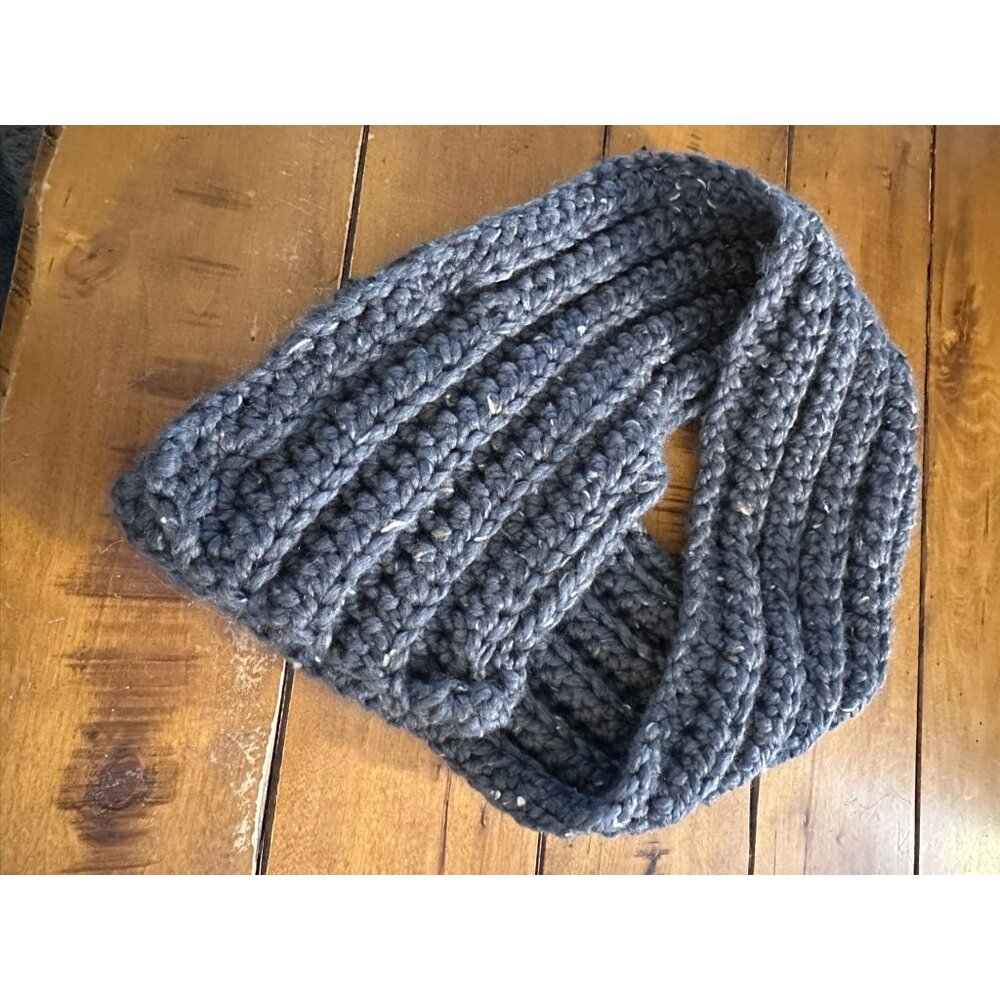 Chunky Knit Infinity Scarf With Large Wooden Buttons Handmade Gray Soft Warm Win - Picture 3 of 4